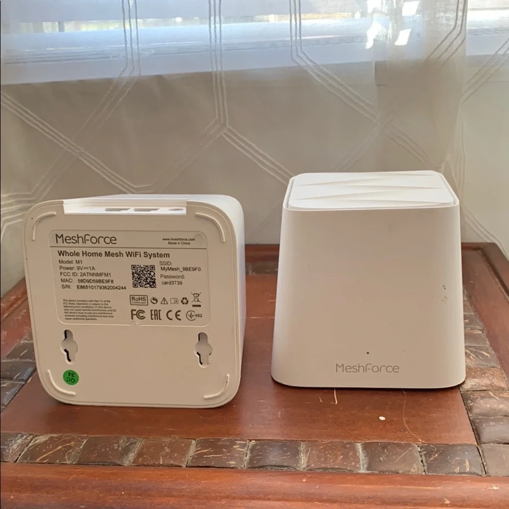 White Wireless Router for Seamless Networking - Picture 1 of 1